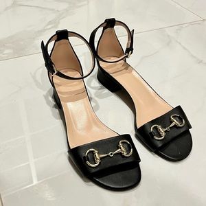 The shoes have been worned twice, they are in perfect conditions, no scratches